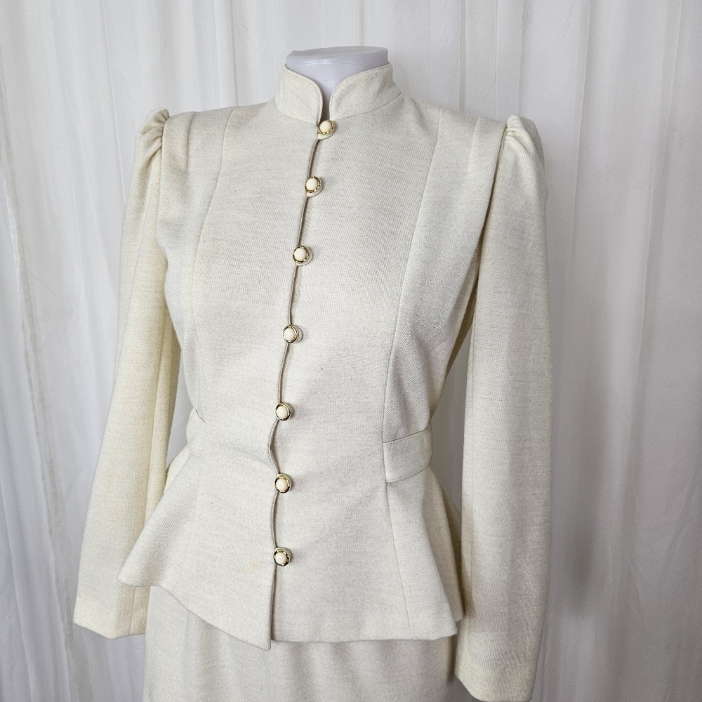 Vintage Elegant Cream Women's Skirt Set — Classic Professional Style - Picture 2 of 12